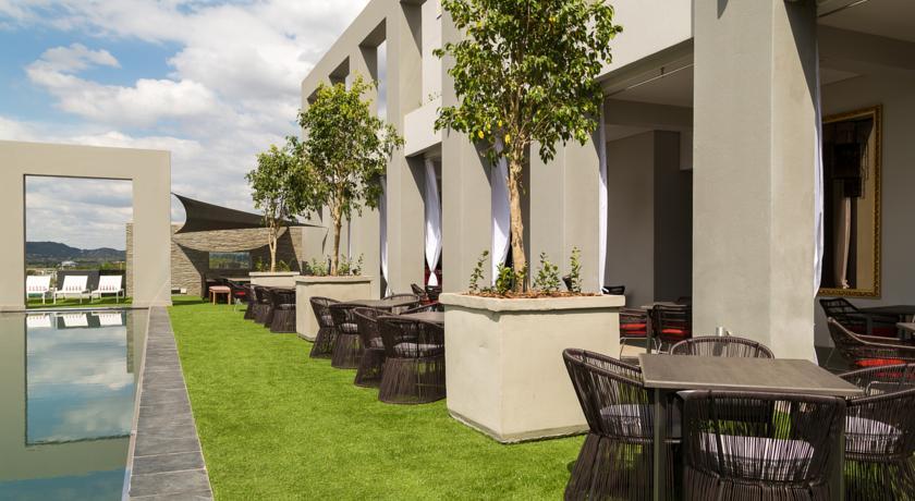 Protea Hotel Fire & Ice! By Marriott Pretoria Menlyn מראה חיצוני תמונה