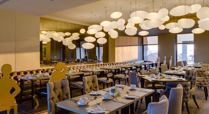 Protea Hotel Fire & Ice! By Marriott Pretoria Menlyn מראה חיצוני תמונה
