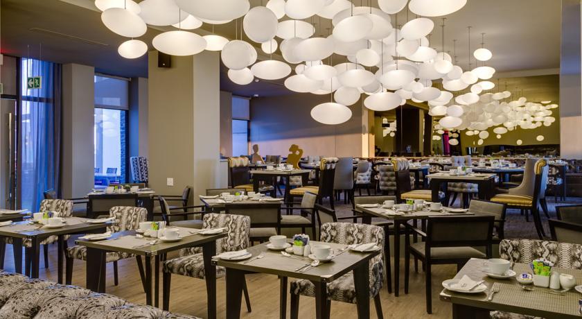 Protea Hotel Fire & Ice! By Marriott Pretoria Menlyn מראה חיצוני תמונה