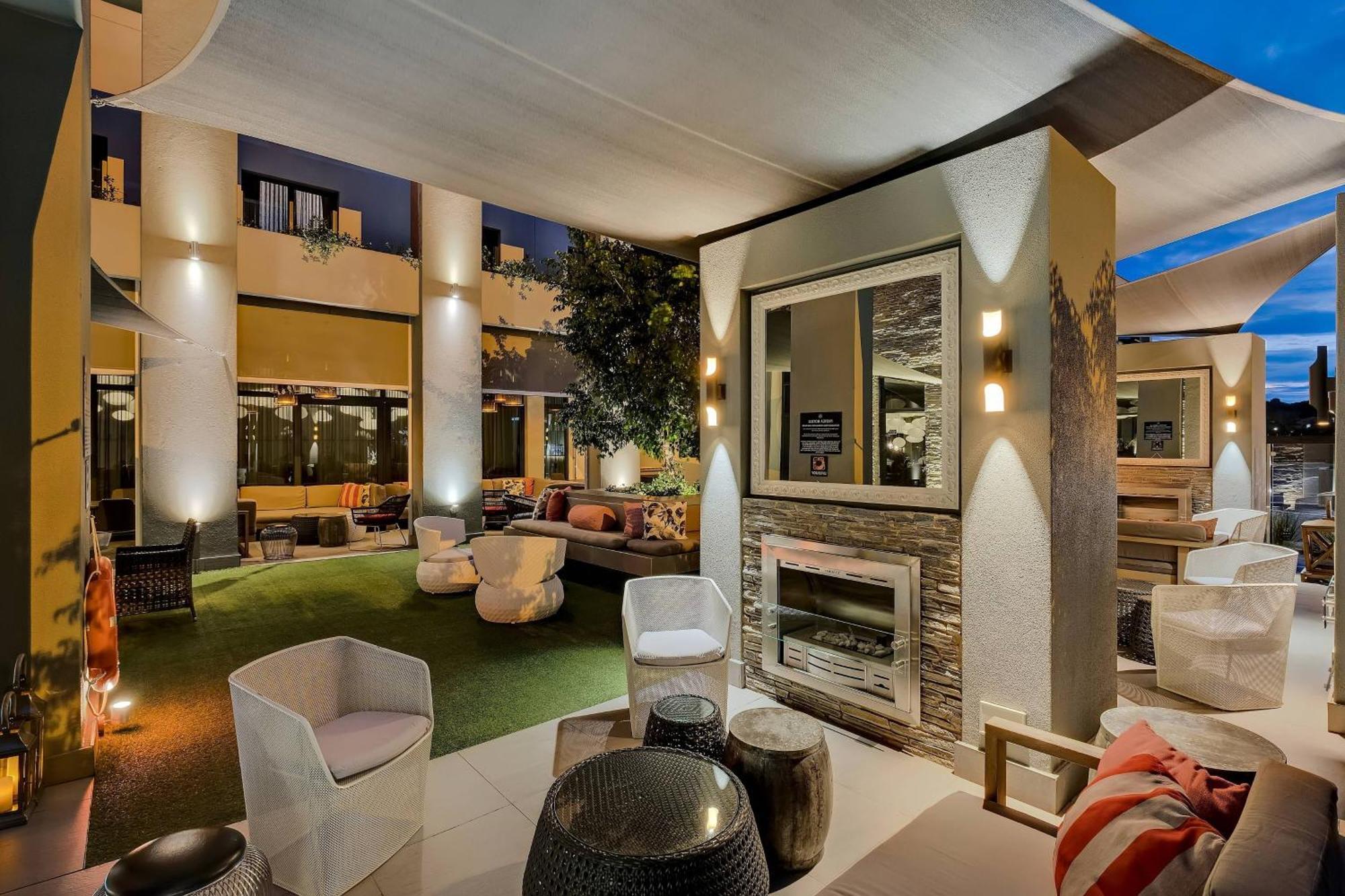 Protea Hotel Fire & Ice! By Marriott Pretoria Menlyn מראה חיצוני תמונה