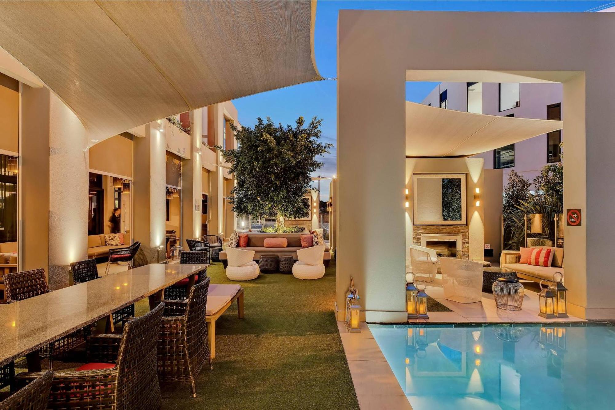 Protea Hotel Fire & Ice! By Marriott Pretoria Menlyn מראה חיצוני תמונה