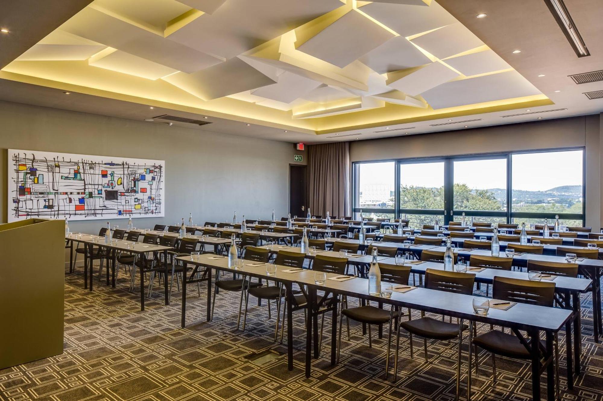 Protea Hotel Fire & Ice! By Marriott Pretoria Menlyn מראה חיצוני תמונה