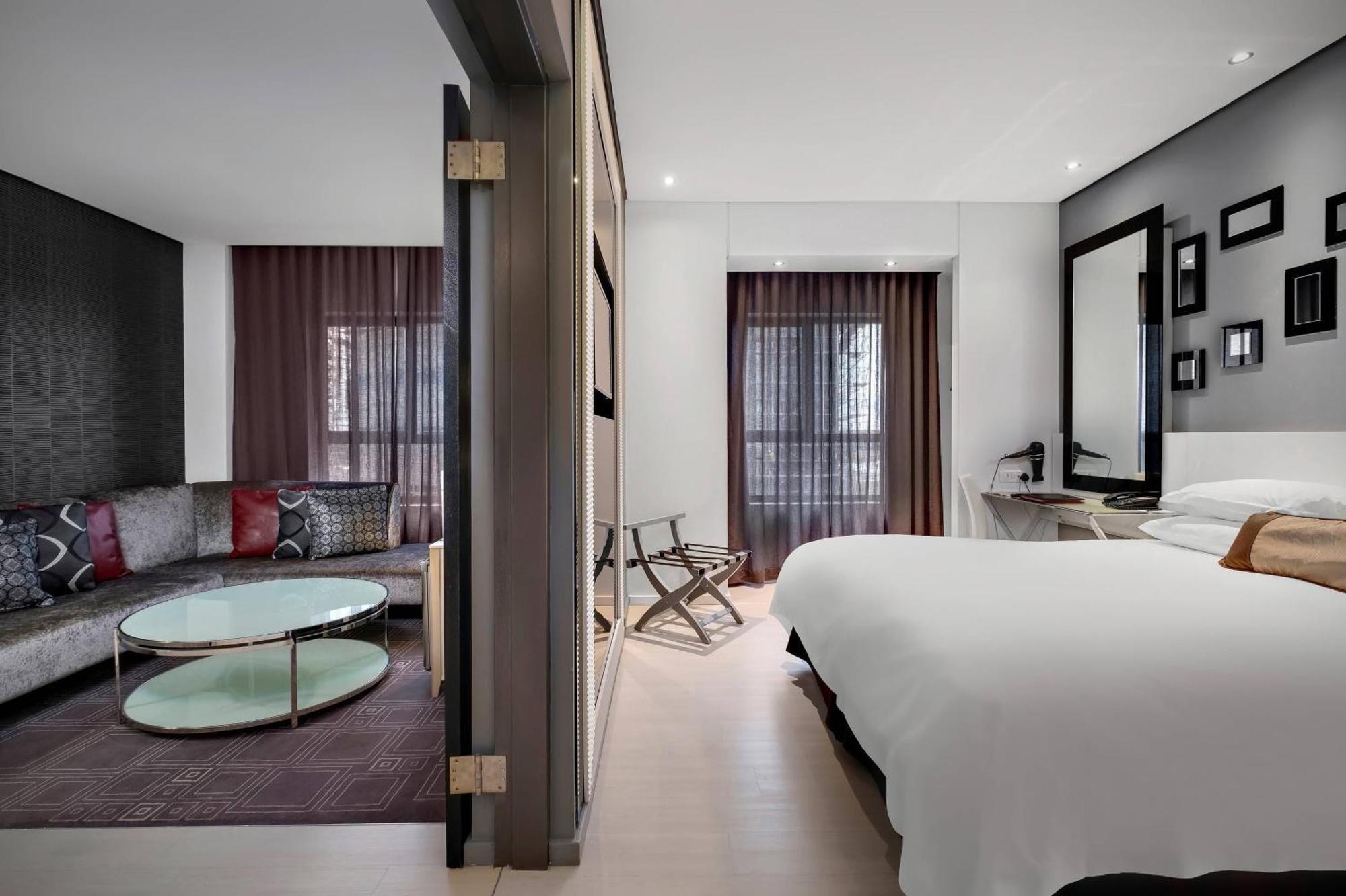 Protea Hotel Fire & Ice! By Marriott Pretoria Menlyn מראה חיצוני תמונה
