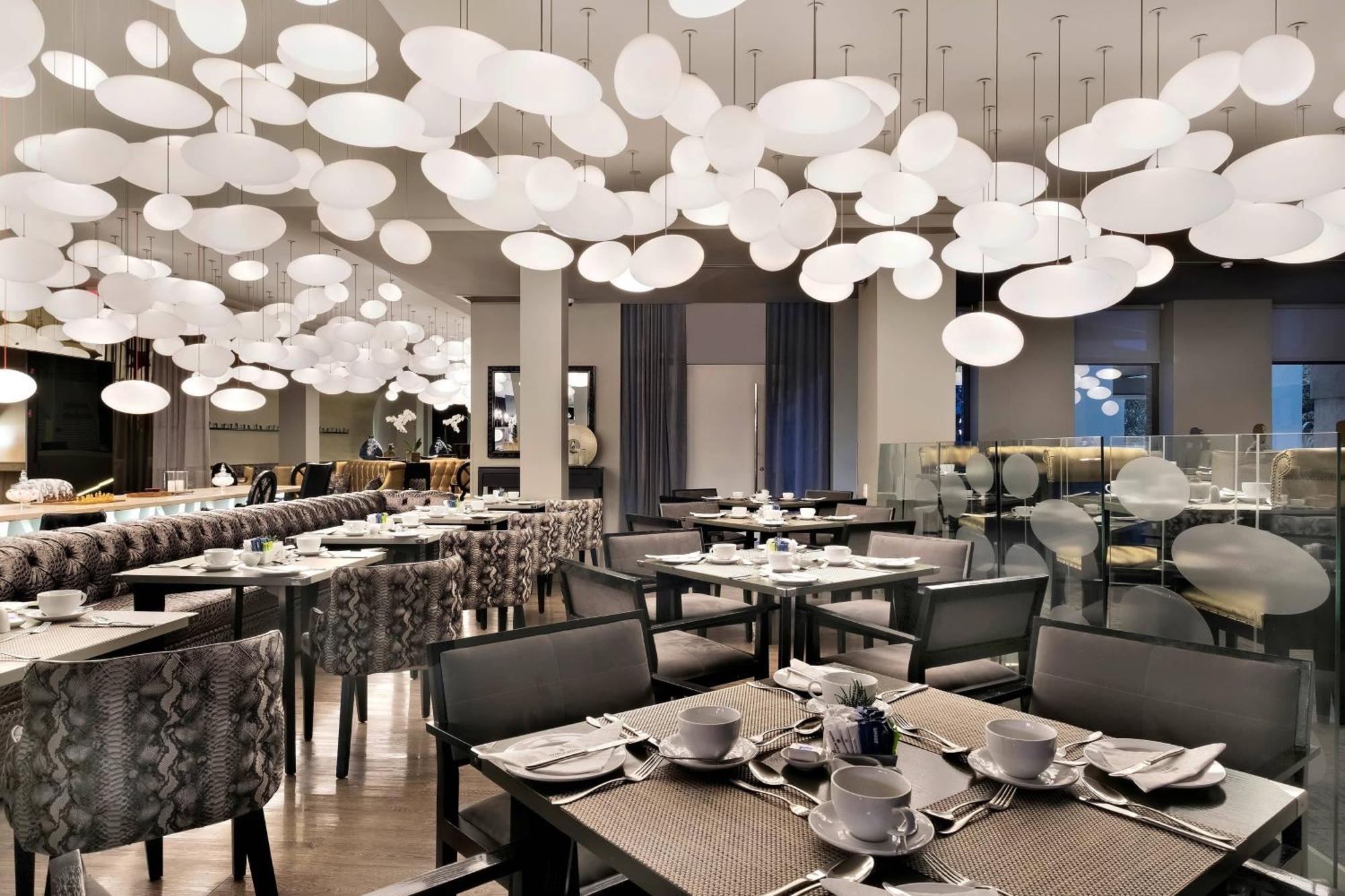 Protea Hotel Fire & Ice! By Marriott Pretoria Menlyn מראה חיצוני תמונה