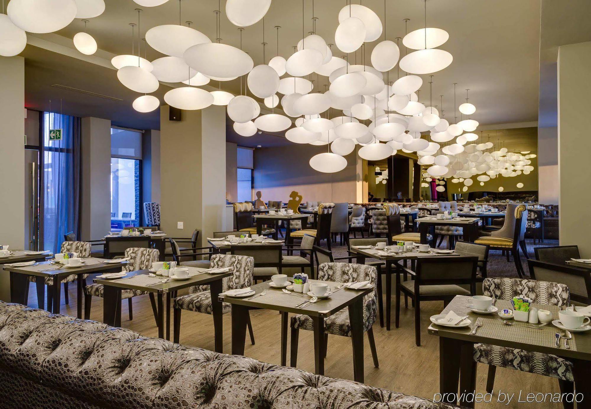 Protea Hotel Fire & Ice! By Marriott Pretoria Menlyn מראה חיצוני תמונה